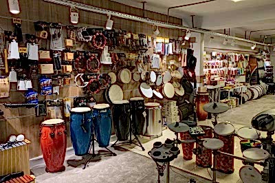 İstanbul, Beyoğlu (Tünel) Davul & Perküsyon Mağazası, Fotoğraf: (4/9)